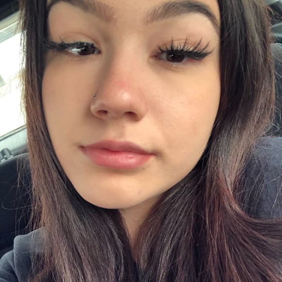 Meet the Posher Other - Meet your Posher, Isabella